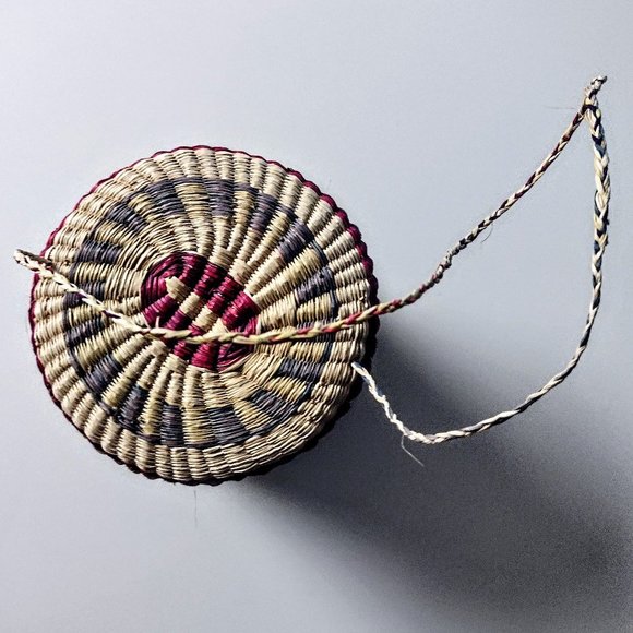 Woven Striped Straw/Rattan Basket/Barrel Tote with Lid, Woven String Strap ~ 6" - Picture 5 of 12